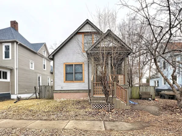 716 15th St, Rock Island, IL 61201