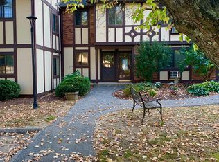 13 Eden Ct, Brookfield, CT 06804