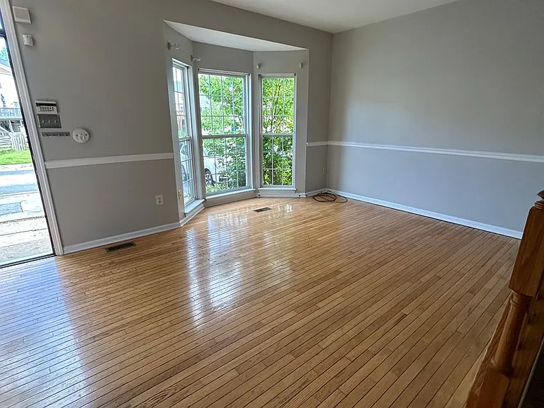 85 Alexis Dr — Photo 2