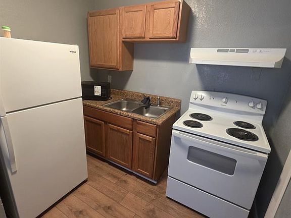 4th image of 201 Dixie Ave APT A