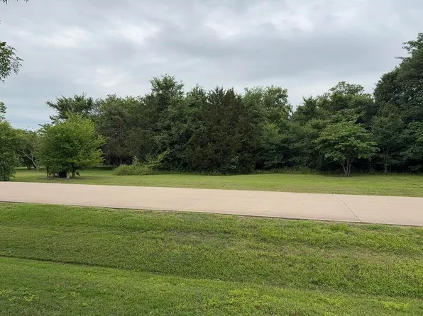 1757 Canyon Lake Rd, Wills Point, TX 75169