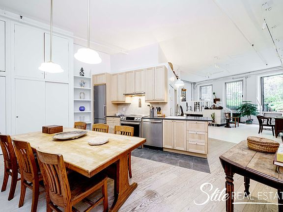 3rd image of 91 Franklin St Floor 2