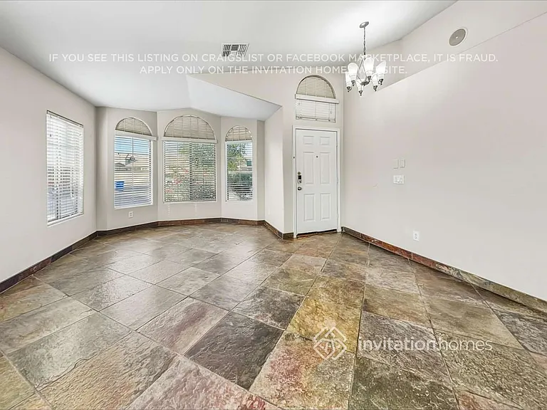 3042 S 64th Ave — Photo 3