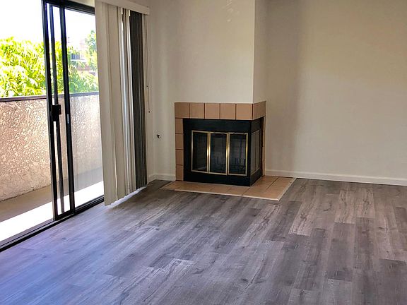 3rd image of 10737 Palms Blvd APT 10