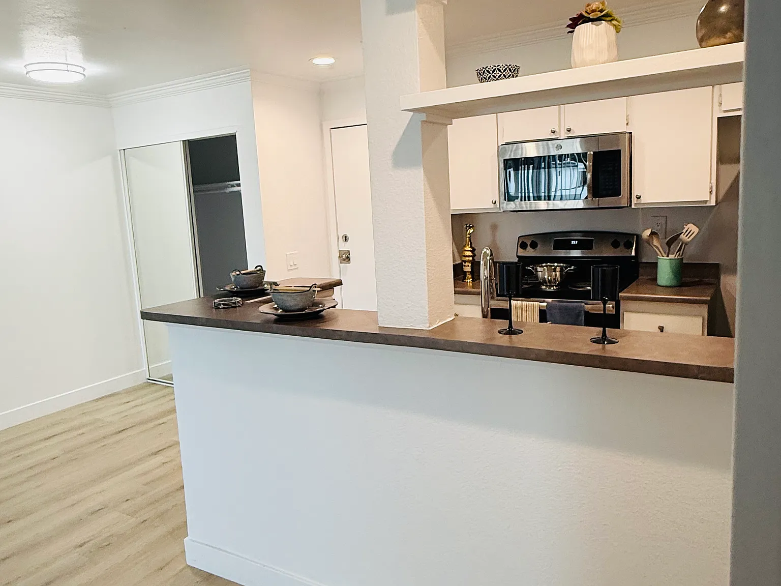1 bed, 650 sqft, $1,995 — Photo 2