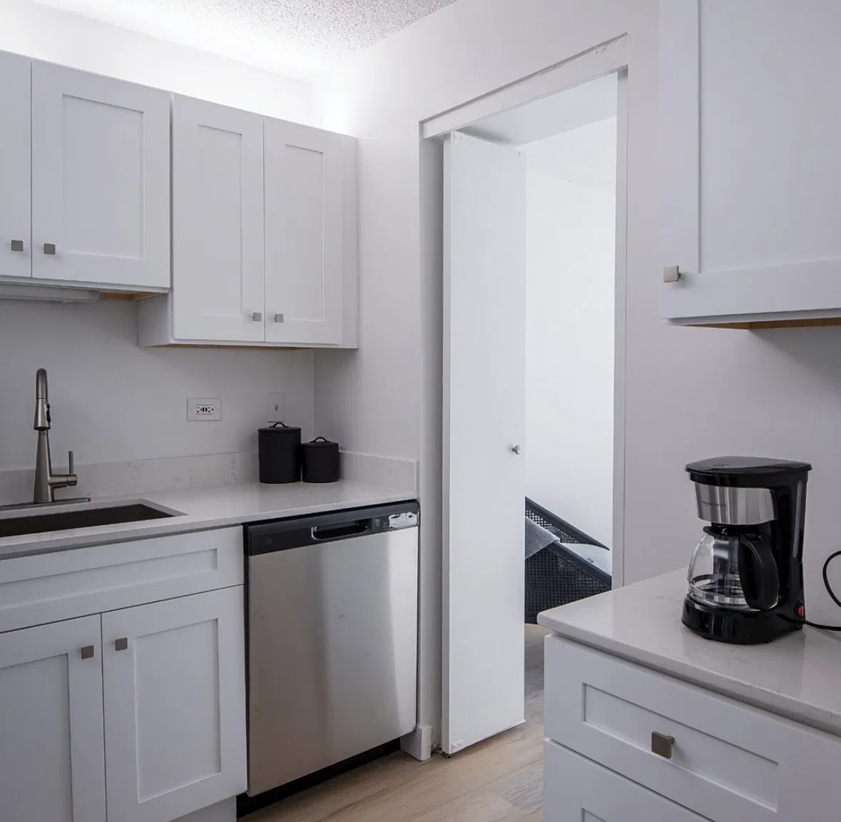 1 bed, 600 sqft, $2,300 — Photo 2