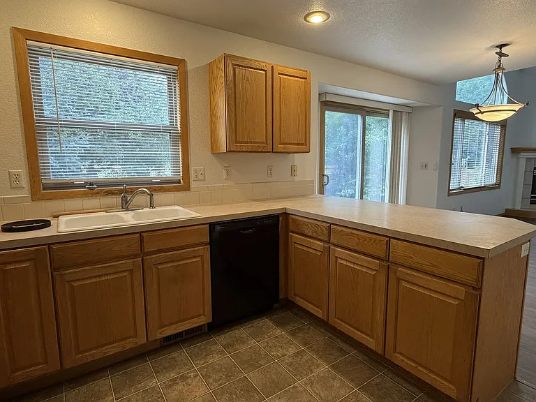 1551 Ambrosia Ct — Photo 6