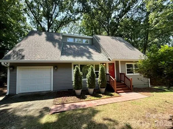 9424 Fairway Ridge Rd, Charlotte, NC 28277