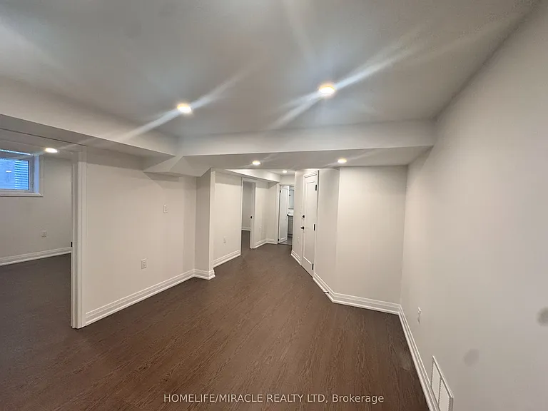 14 Berton Blvd — Photo 12