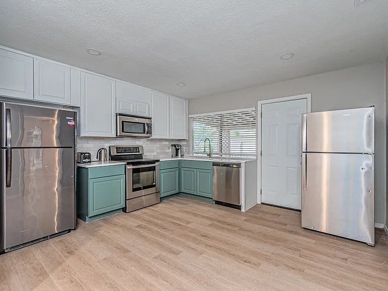 3728 Yosemite Dr — Photo 14