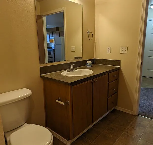 Wellesley Park Apartments — Photo 37