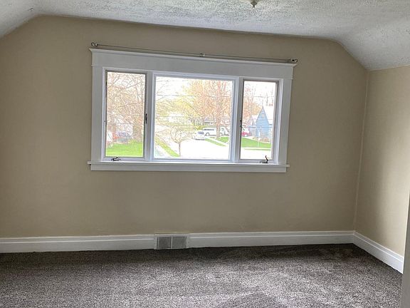 3rd image of 315 Grandview Ave
