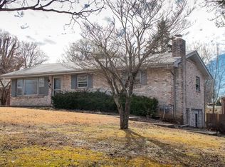 536 Meadowcrest Dr, Bristol, VA 24201