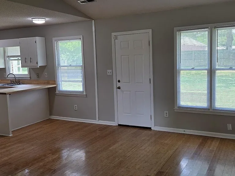 6000 Cherokee Hills Dr NW — Photo 5