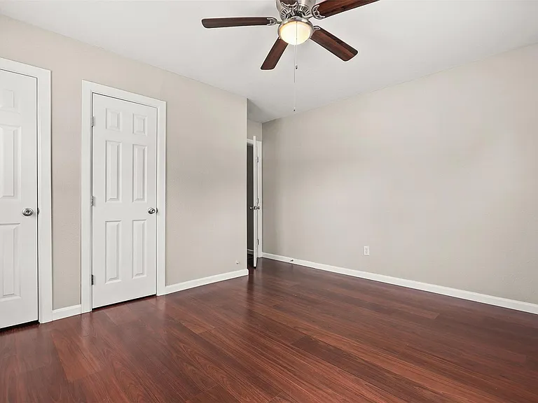 2318 Pecan St — Photo 14