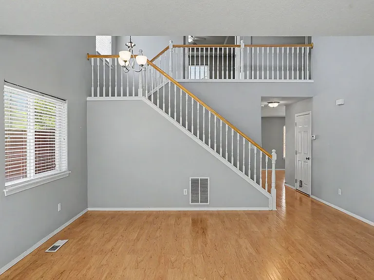 305 Casting St SE — Photo 10