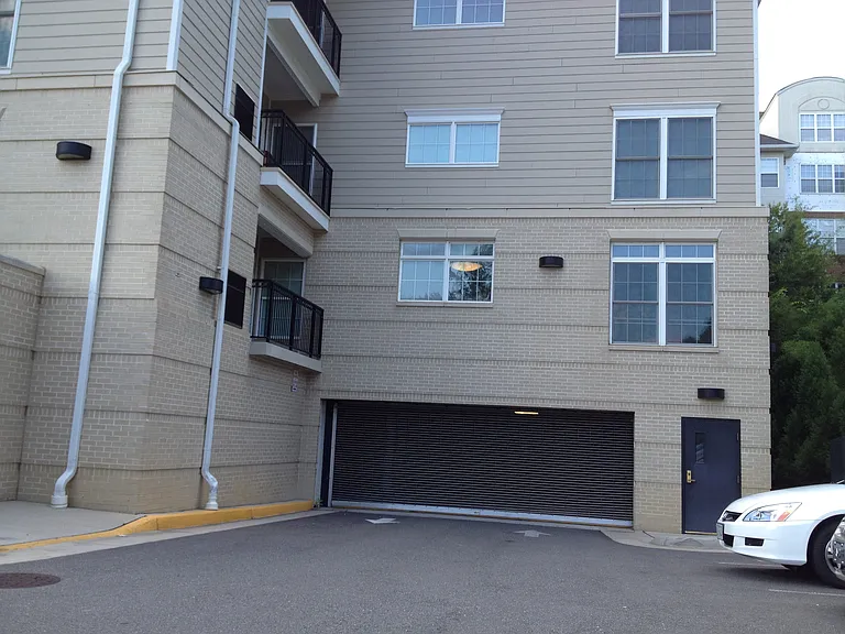 Dunn Loring Metro Apartments — Photo 22