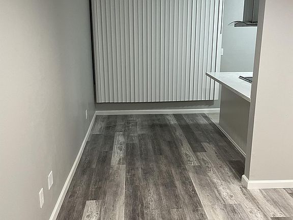 5th image of 285 Moss St Unit 11