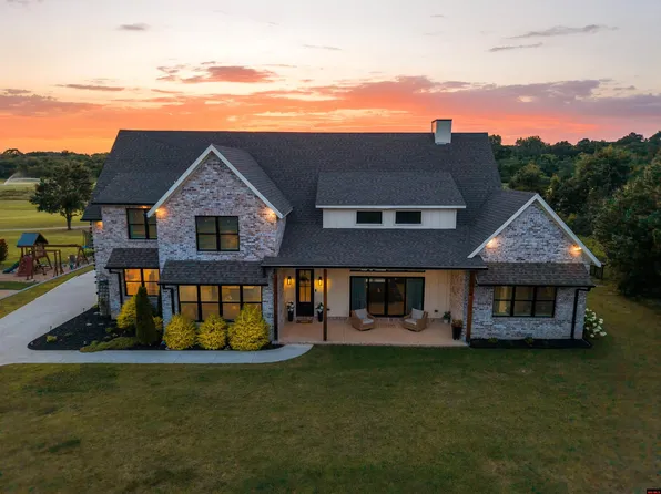 456 Olympic Dr, Mountain Home, AR 72653