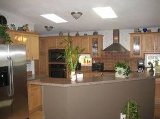 33 Hemlock St, Rochester, NH 03867