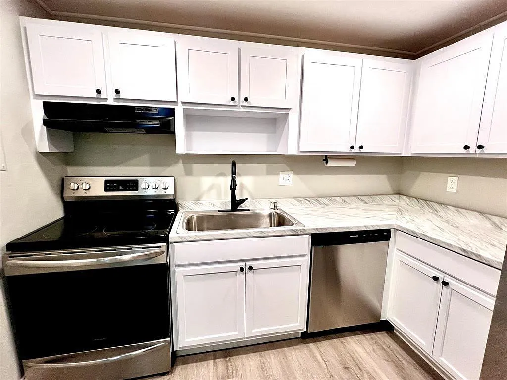 1 bed, 1.5 bath, 960 sqft, $1,500 — Photo 3