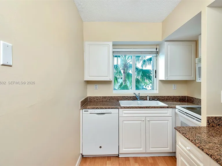 5900 Collins Ave #408 — Photo 15