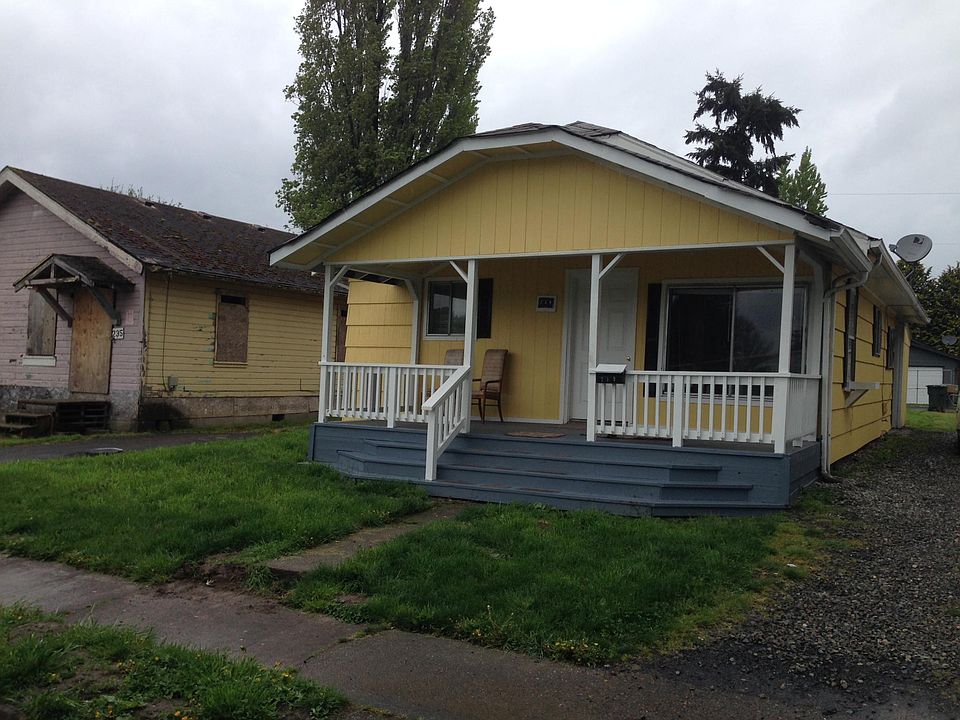 2nd image of 239 22nd Ave