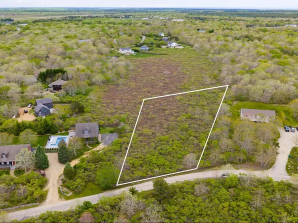 25 Coffins Field Rd, Edgartown, MA 02539