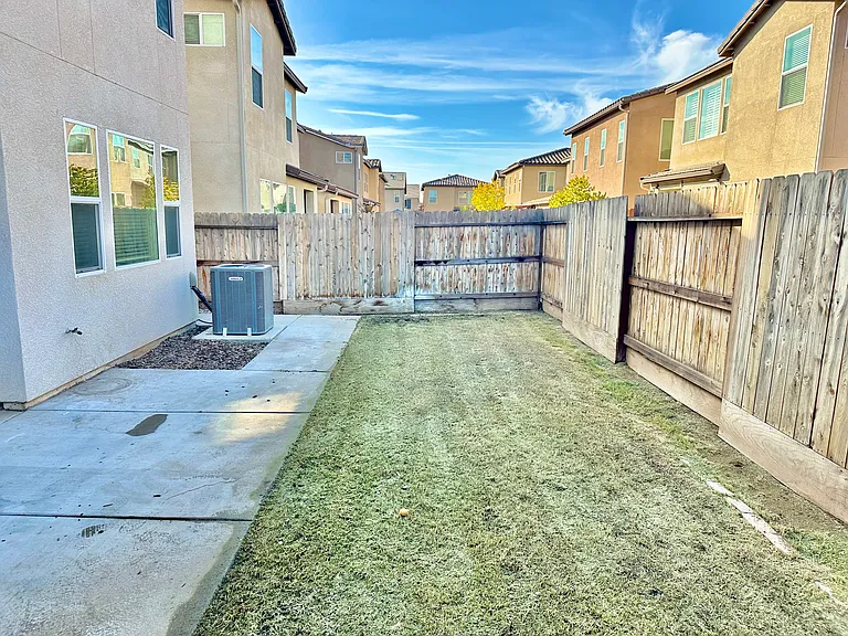857 Winchell Way W — Photo 31