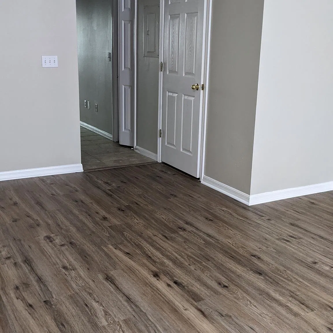 3 bed, 2.5 bath, 1423 sqft, $1,900 — Photo 2