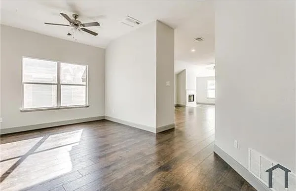 338 Dakota Dr — Photo 1