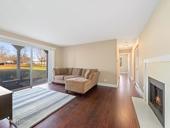 2nd image of 39 Plymouth Ct APT 102D