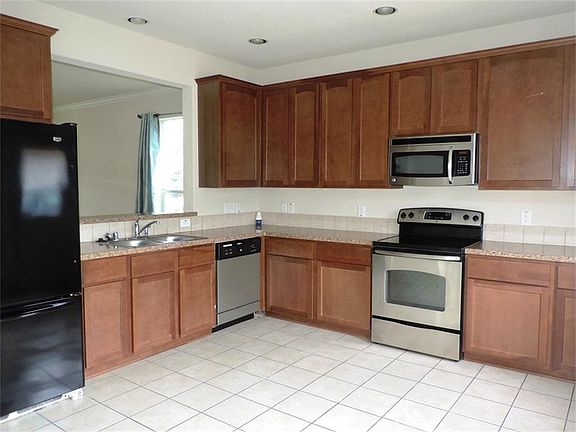4th image of 16766 Mammoth Springs Dr