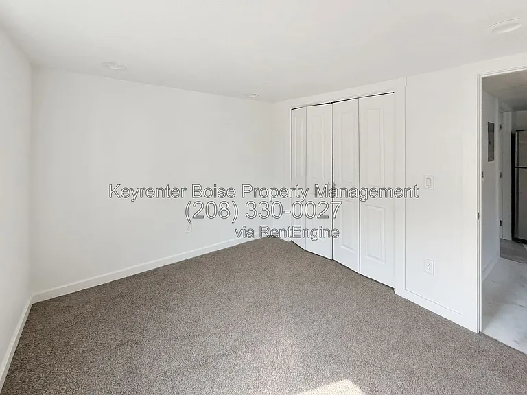 611 20th Ave S — Photo 5