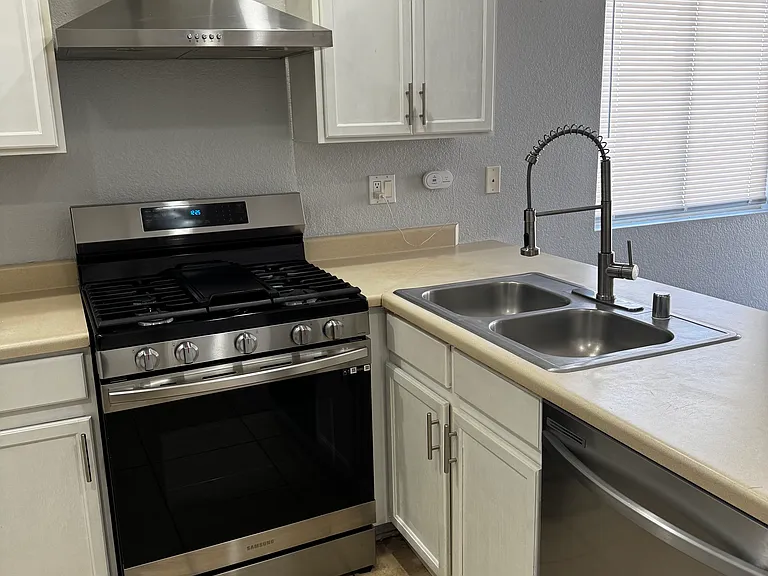 10927 Habanero Way SE — Photo 11