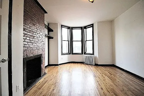 381 Grove St APT 1F photo 1