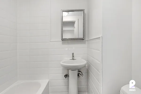 Rented by REZI | media 21