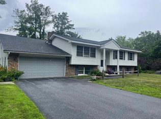 16 Oak Hill Rd, Shelburne, VT 05482