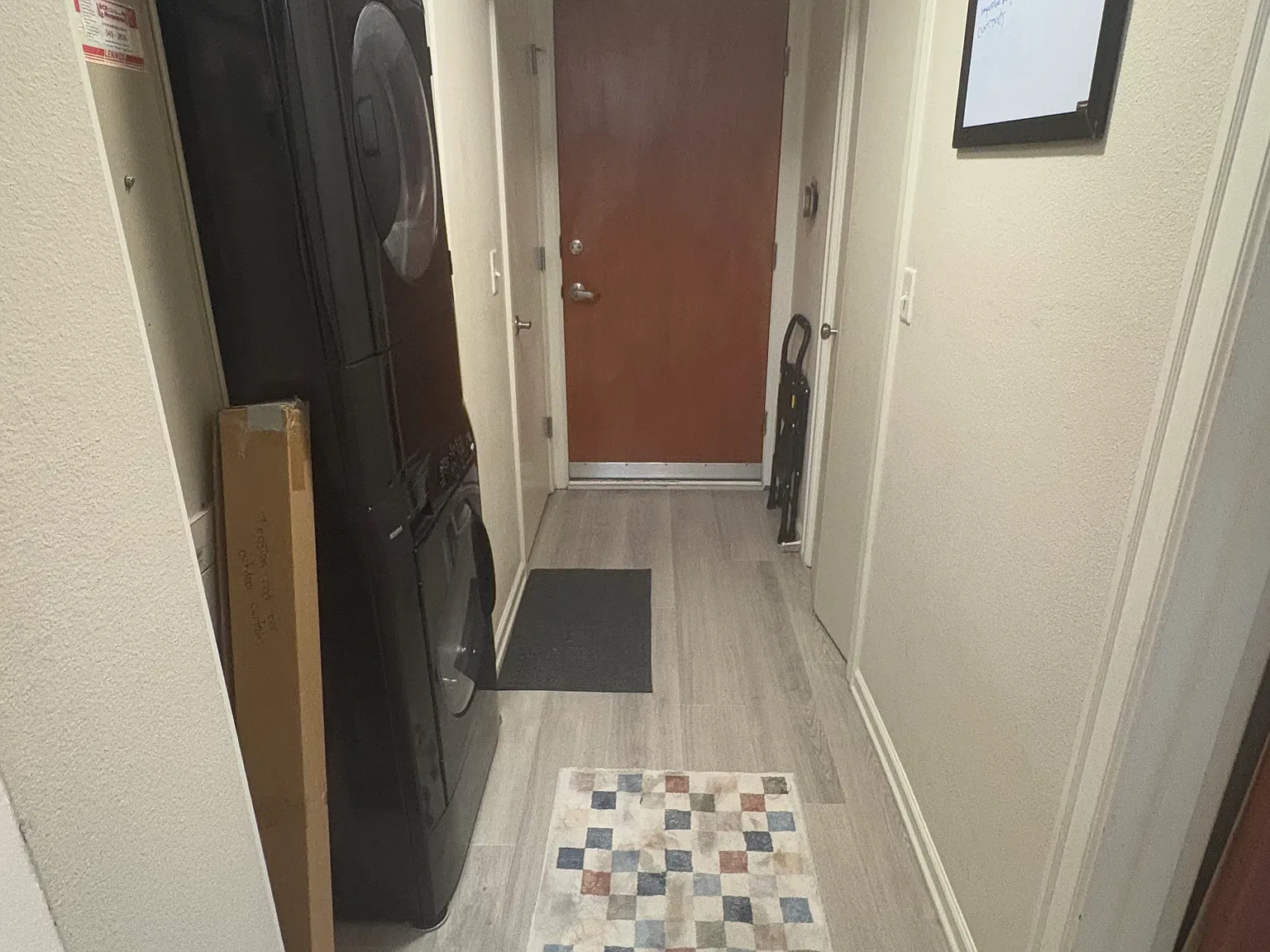 2 bed, 957 sqft, $2,100 — Photo 2