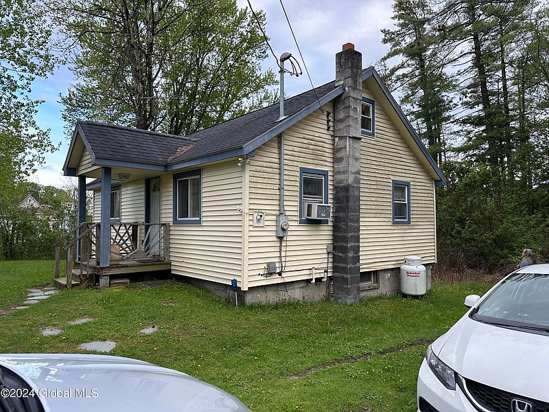 2nd image of 211 County Highway 122