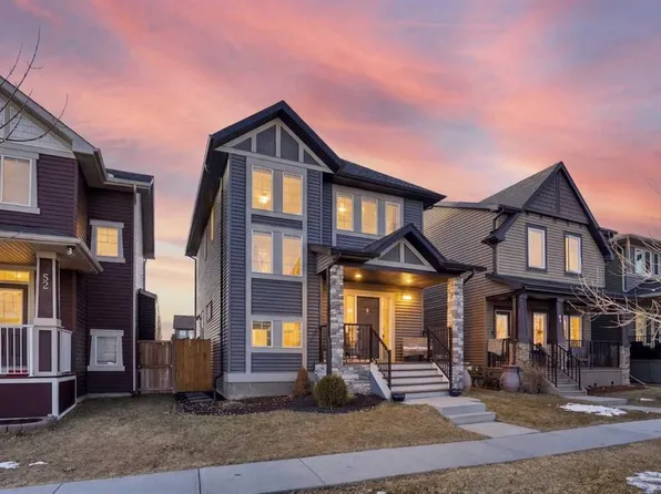 56 S Ravensmoor Mnr SE, Airdrie, AB T4A 0G9