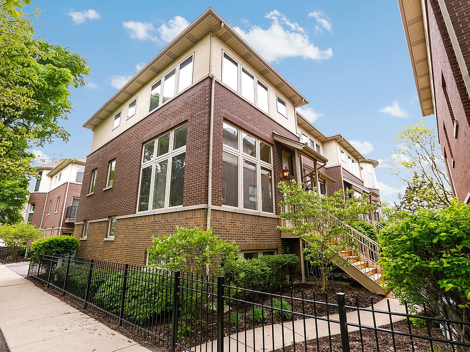 1st image of 821 Dunlop Ave