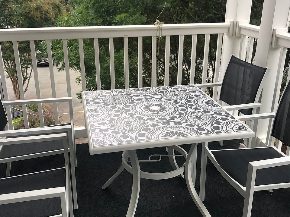 outdoor patio/deck table and 4 chairs
