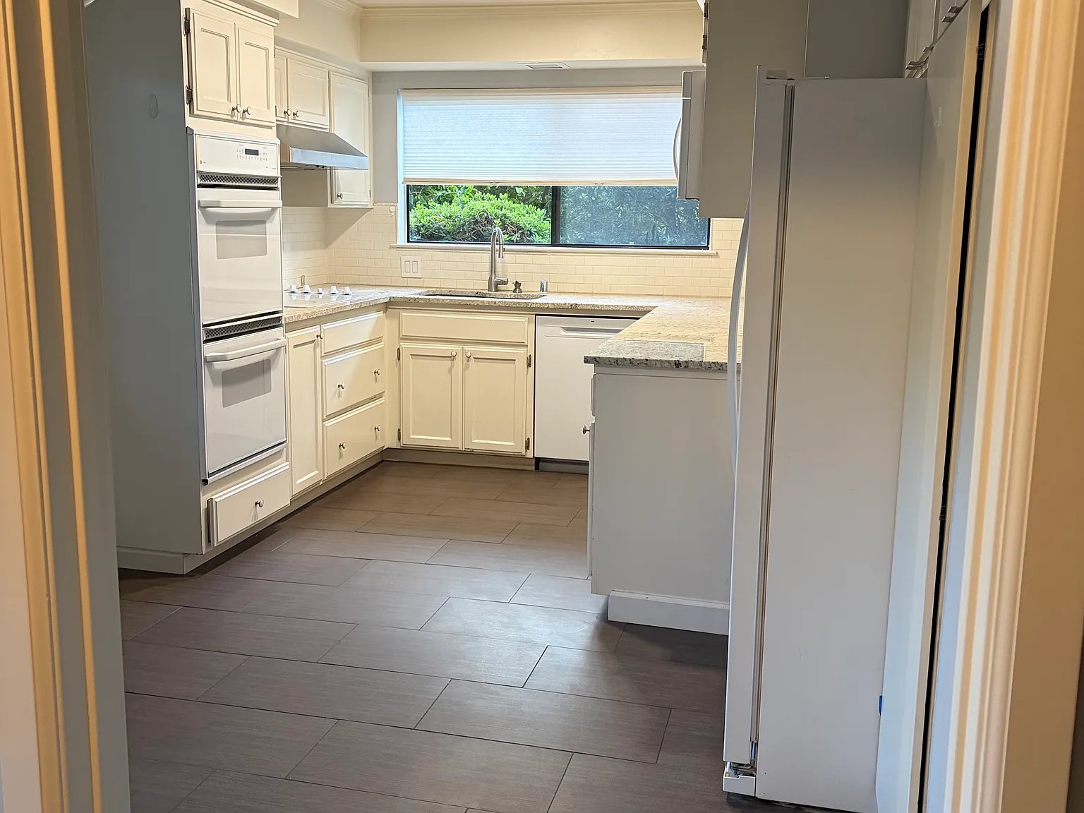 3 bed, 1410 sqft, $5,300 — Photo 4