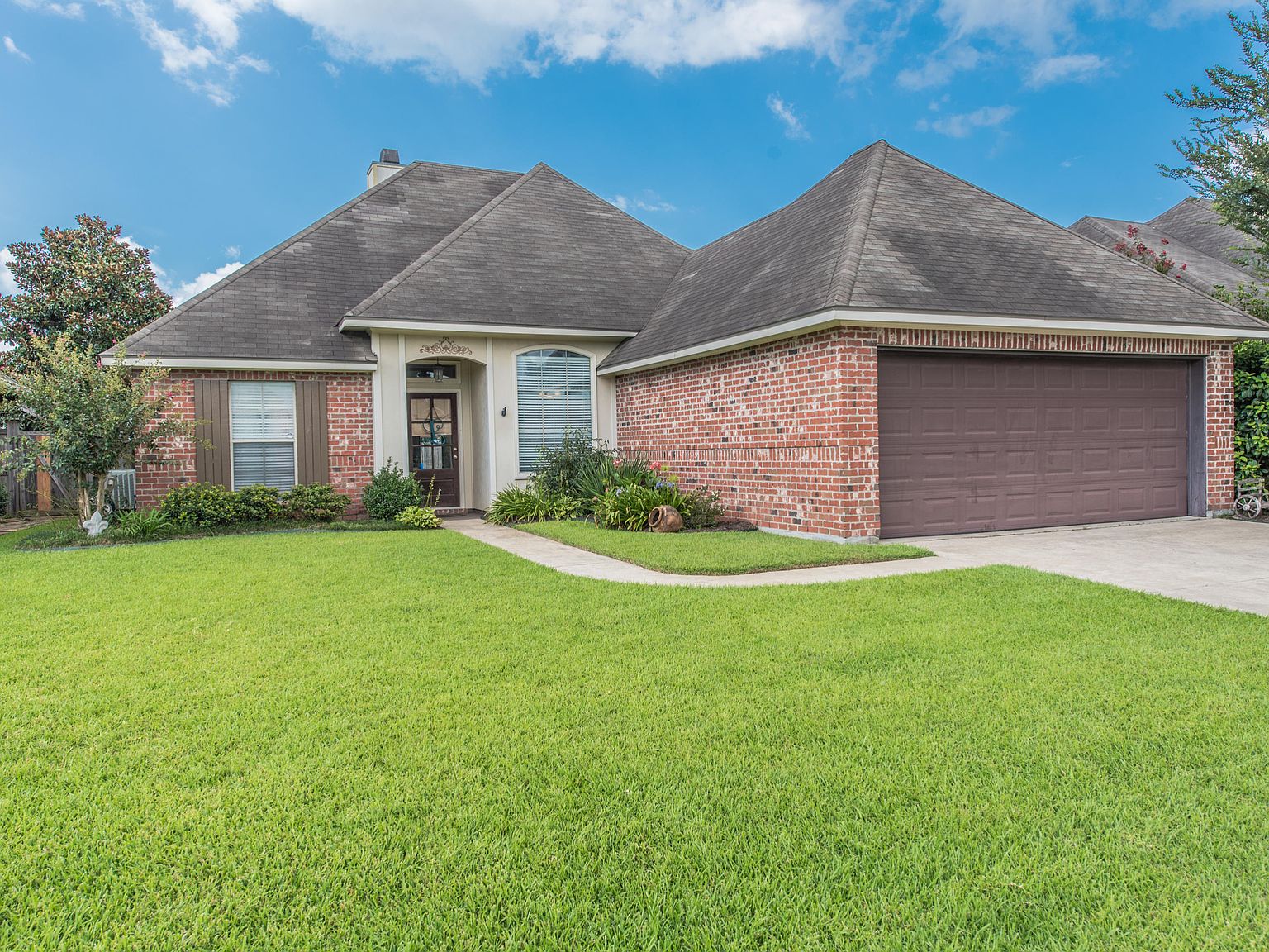 713 Copper Meadows Blvd, Youngsville, LA 70592 Zillow