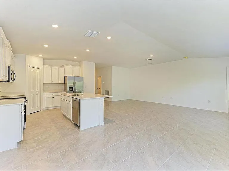 23444 Steeple Ave — Photo 8