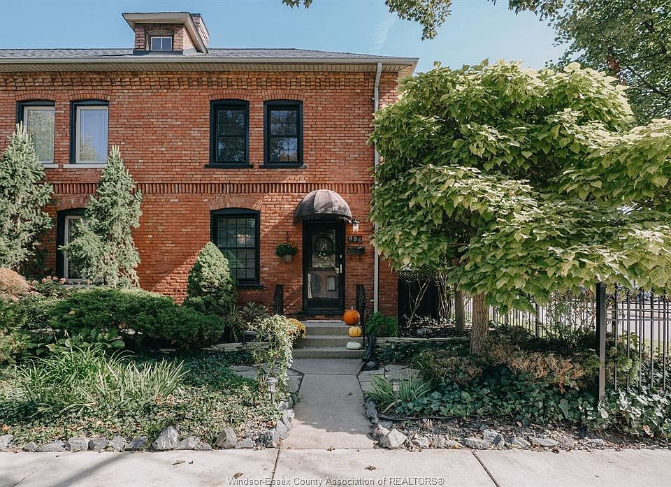 1st image of 896 Monmouth Rd