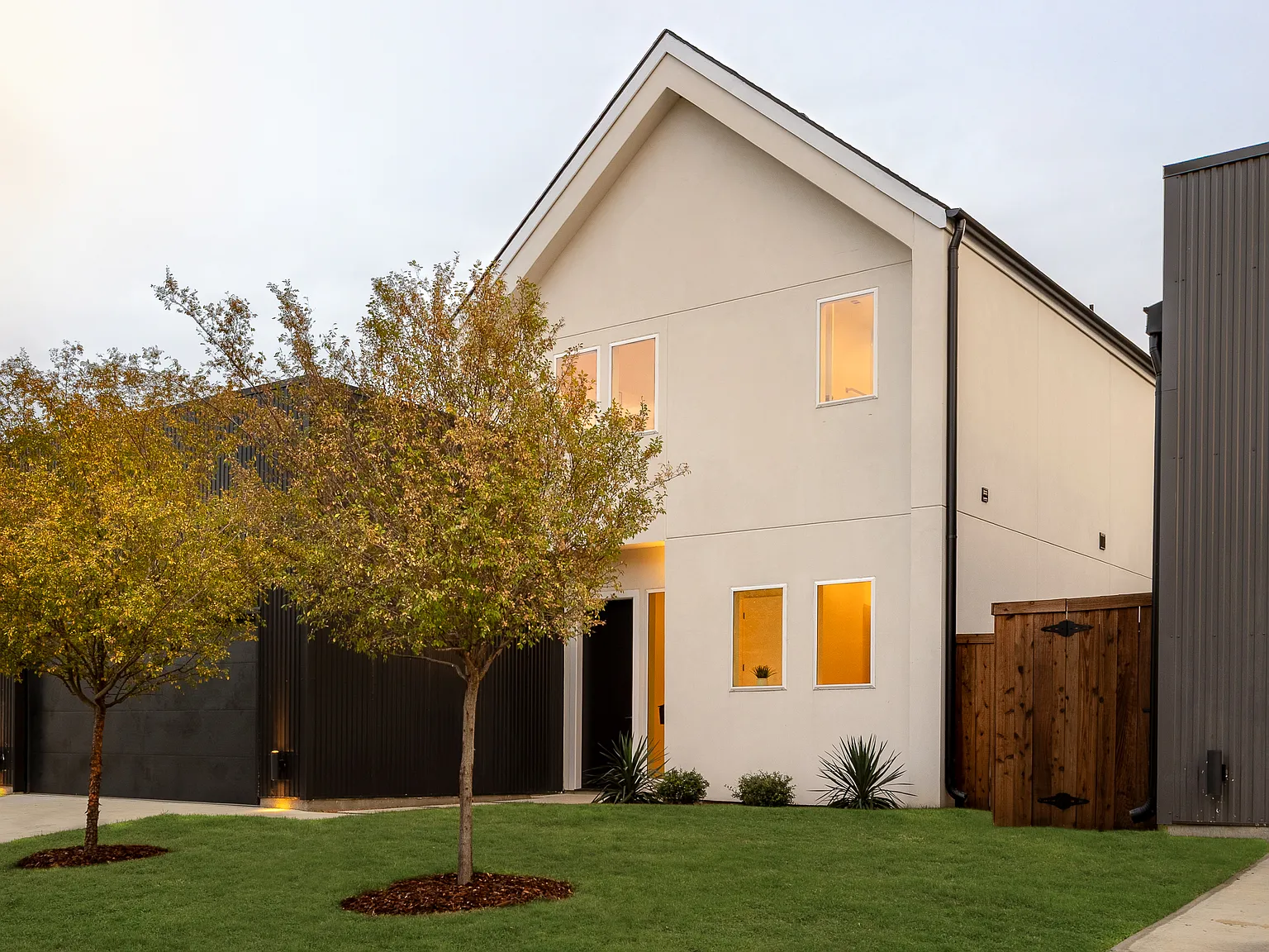 5 bed, 3.5 bath, 2715 sqft, $4,850 — Photo 1