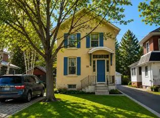 25 Sussex St N #1A, Kawartha Lakes, ON K9V 4H3