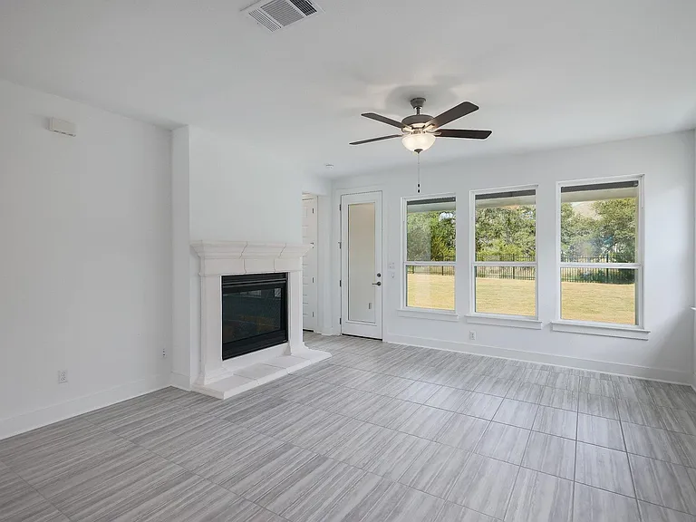 182 Yarbrough Dr — Photo 4